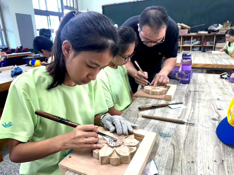 藝術家進駐新北國中小校園  戲劇表演、木雕手作、手鼓音樂攏總來