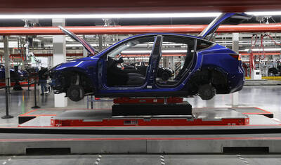 特斯拉打造「一體式鑄造」技術 車底一體成型降成本 特斯拉打造「一體式鑄造」技術 車底一體成型降成本