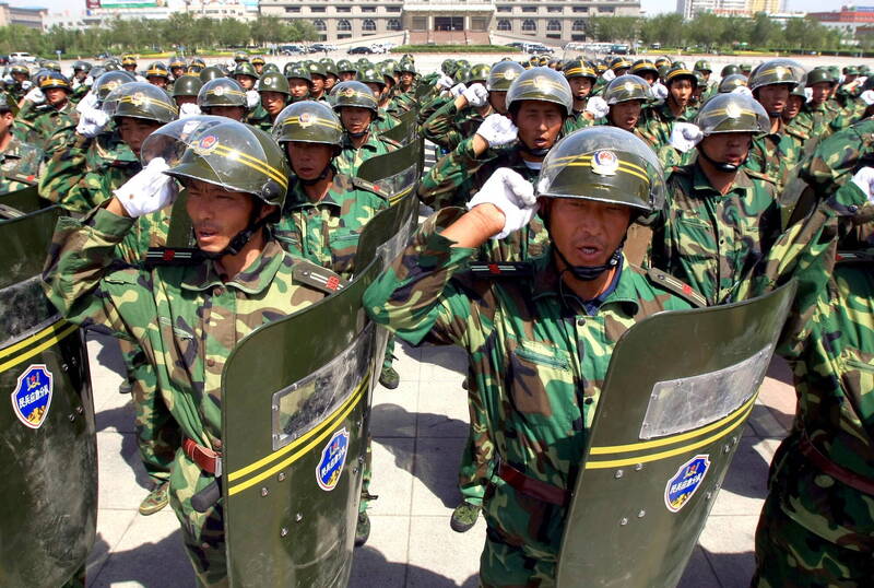 勞工抗議事件去年增1倍 中國16家大型企業籌建民兵部門維穩