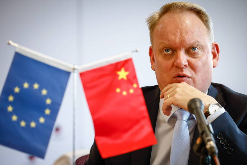 中國產能過剩引發貿易緊張 報告：歐中關係猶如火車對撞