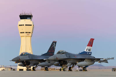 軍武圖輯》F-16首飛50周年 美空軍、NASA接力開箱特仕、放大版「戰隼」