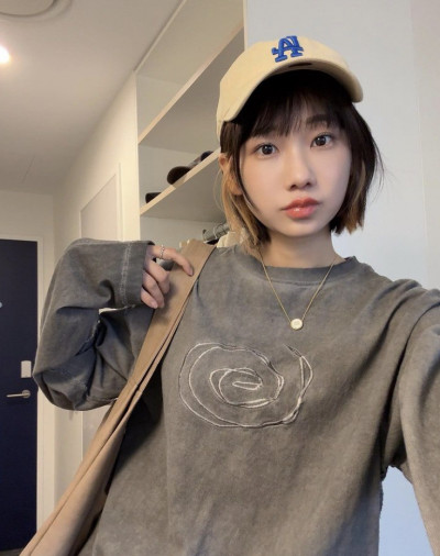 愛莉莎莎發聲了！被傳喚卻爽出國 曬傳票稱「看新聞才知道」