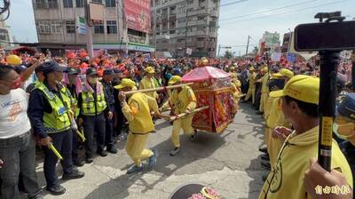大甲媽遶境 陳沂徒步跟隨進香好驚喜