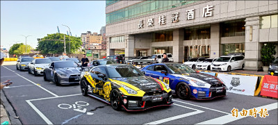 基隆封路展超跑 孕婦、病人塞車陣