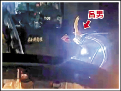 擁美製衝鋒槍等5槍拒捕／辯亡友寄放…法官3萬交保