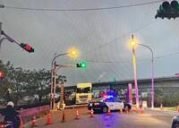 大貨車誤闖蘆竹油管路 撞倒2.5米限高門架