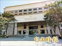 罵人遛狗沒帶塑膠袋撿屎「YG8」 判罰3000元