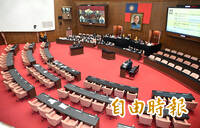 現場直擊！立院總質詢整排空位 林楚茵：國民黨委員坐在哪？