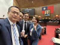 7綠委書面質詢  羅智強酸「可以再懶惰一點」