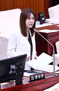 柯稱若還是市長陳重文就不會碰到此事 陳怡君酸：關係好能直通？