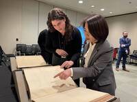 周春米訪美國會圖書館 見證斯卡羅「南岬之盟」歷史文件