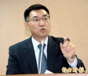 朝野立委週三考察太平島 他先寫下一張卡片…