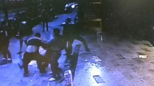 酒後起衝突！3男KTV前亮刀砍人