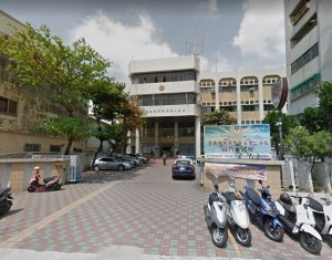 牛津男大生遊台南搭車掉皮夾 熱心警花3天幫尋回