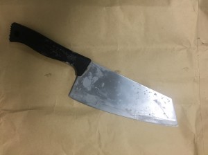 阿姨拿菜刀猛砍外甥！同住爭執不休引殺機