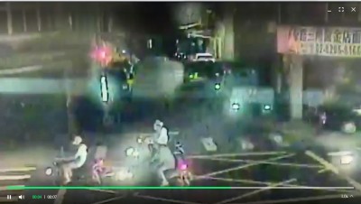 不滿被譙三字經  瑪莎拉蒂、賓士車主痛毆屁孩迫下跪道歉