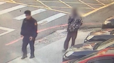 迷彩男子撿到13萬疑暗吞 警眼尖揪出送辦