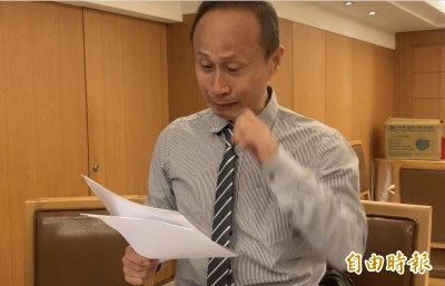 國家隊違法委外代製口罩 釩泰總經理落淚道歉︰對法令不熟悉