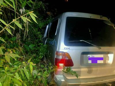 尖石山區參加朋友喪禮夜返家 男酒駕衝出邊坡重傷、2兒1死1傷