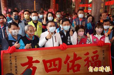 福德正神聖誕 侯友宜至碧河宮、力行福德宮參拜祈福