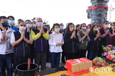 土地公「頭牙」慶生 盧秀燕祈求俄烏戰爭早日結束