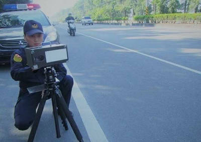 高市機動測速照相被批搶錢 警：將加大警示牌