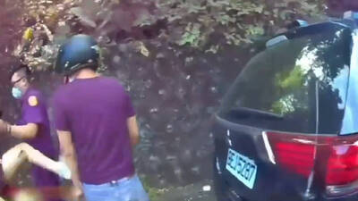 毒鴛鴦被查獲吸食器 男急回「不是我的」惹女友狂打飛踢