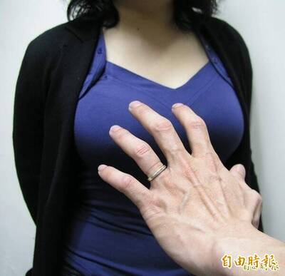 男警執行掃黃勤務竟2度襲胸女警  被記過提告獲撤銷原因曝光