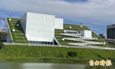 桃市兒美館完工亮相 毗鄰市美館還是大型工地