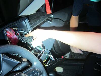 謊報弟身分遭戳破 車內毒咖啡包又現形 通緝犯罪加一等