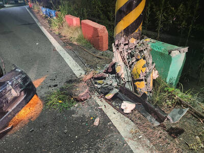 見警心虛大迴轉被追17.4公里 通緝犯下場超狼狽