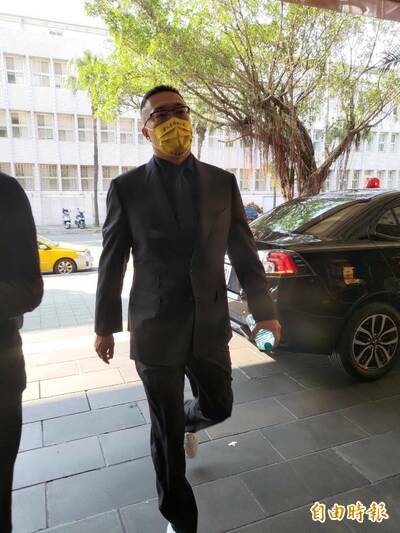 涉對鍾沛君強制猥褻案首開庭 朱學恒：開完庭後會受訪