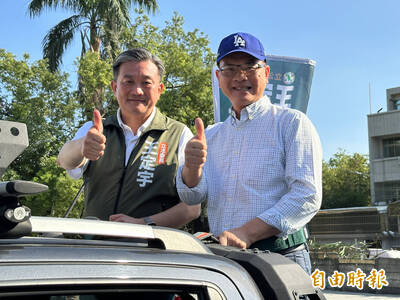 鄭弘儀台南陪王定宇掃街 晚上政論節目永康戶外開講