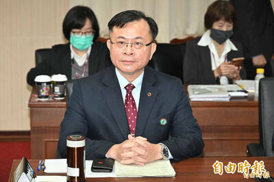 陳耀祥宣布任期屆滿將回校教書 NCC明審理三立入股中嘉案