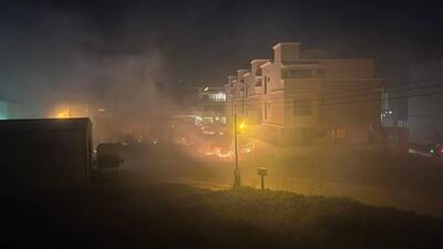 春節燃放鞭炮引發祝融 西衛雜草火警迅速撲滅