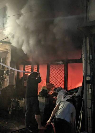 台中龍井民宅失火 30多貓狗受困燒到只剩骨骸