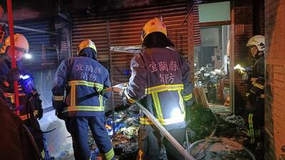 疑遭縱火  一陣鞭炮聲後羅東透天厝起火全家4人一度受困