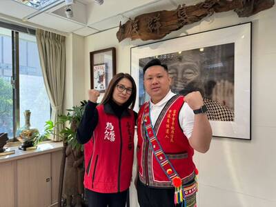 中市平地原住民議員補選 吳建德披藍袍登記參選