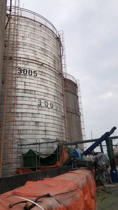 高雄儲油槽工安意外 李長榮化工聲明：承租戶委外清潔