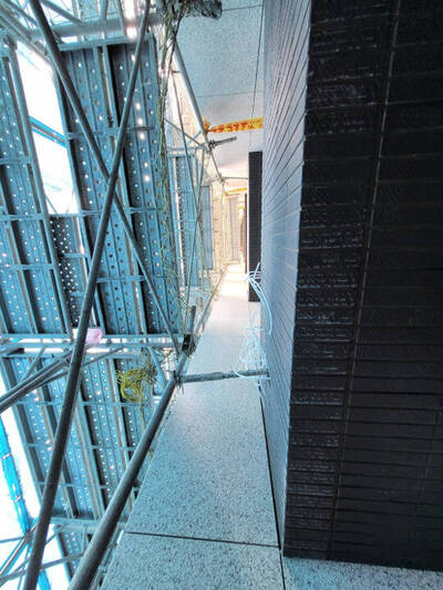 北市大安工人自6樓墜落3樓鷹架亡 勞檢處勒令停工