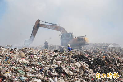 新竹縣垃圾山越堆越多爆封路聲浪 環保局：下月起可紓解