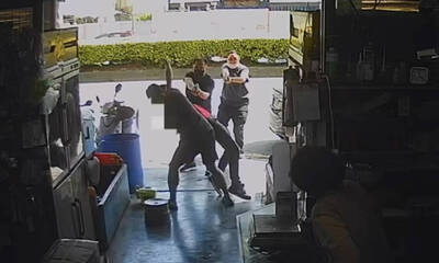 通緝犯迷釣魚買魚餌遭警「擒抱摔」 再被搜出槍彈罪加一等