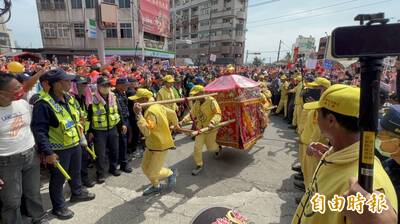 急行軍！「粉紅超跑」回鑾 凌晨起駕7小時直奔30公里