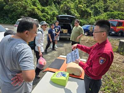 清明慎終追遠「4不1要」 新北消防公墓供水助防火