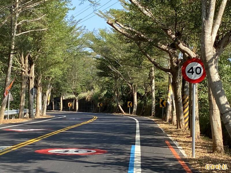 警察在取締車輛超速前，依法應於前方設置告示牌。（示意圖，資料照）